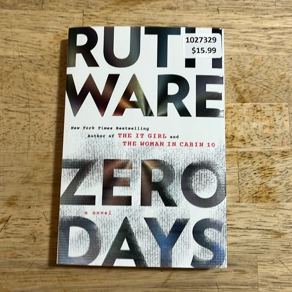 Zero Days Ruth Ware - Picture 1 of 4